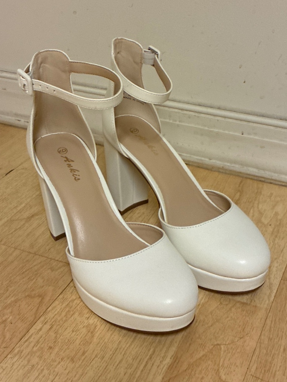 A kid Off White platform Heels EUC
